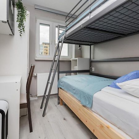 Family Apartment With Balcony In Gdynia By Noclegi Renters Exteriör bild
