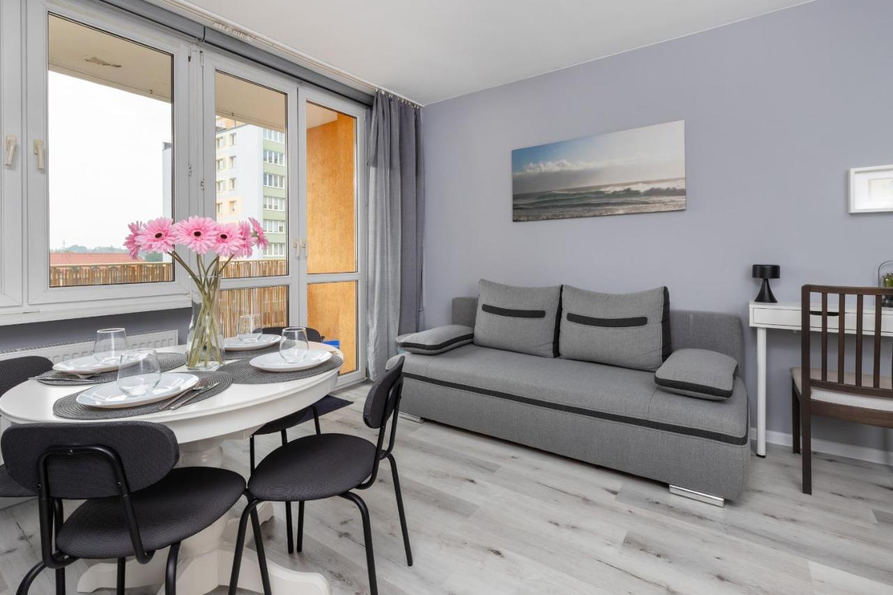 Family Apartment With Balcony In Gdynia By Noclegi Renters Exteriör bild