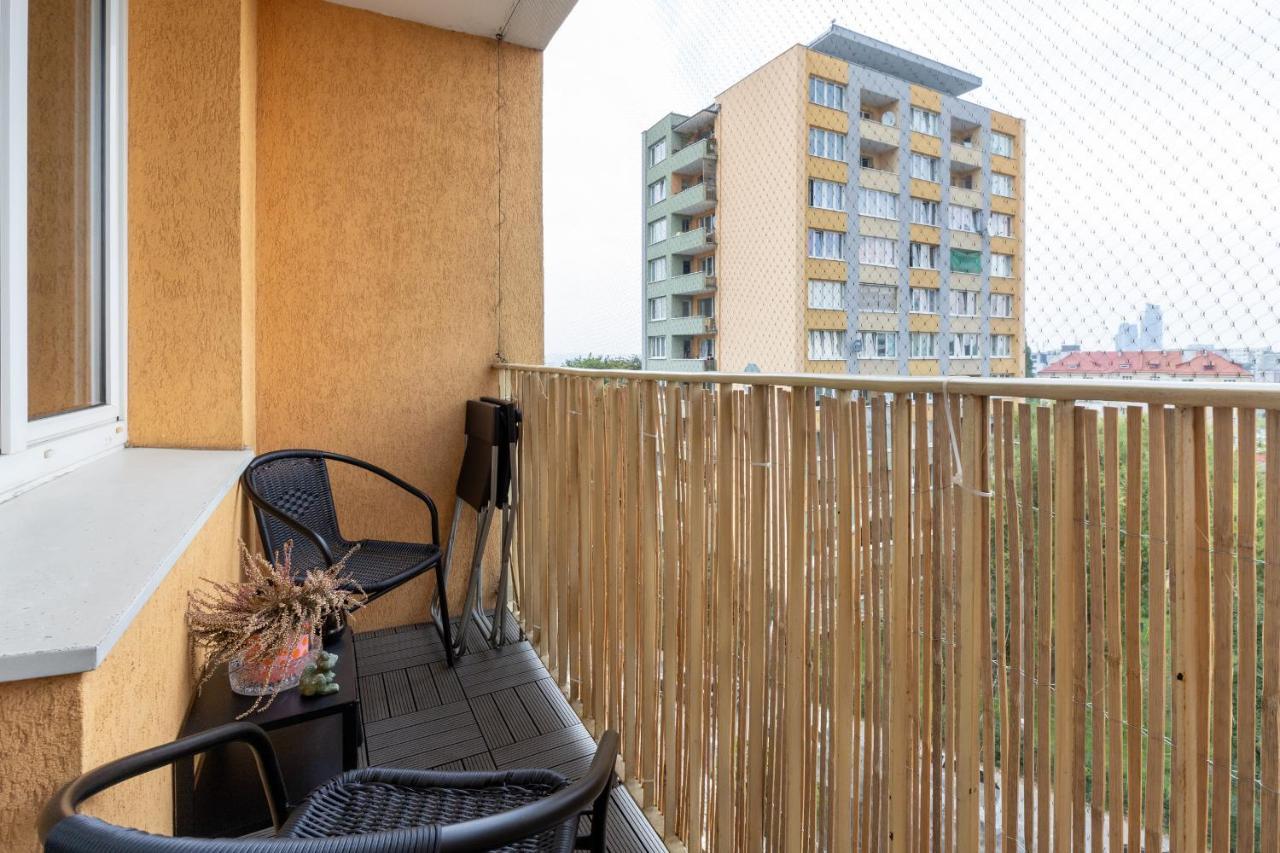Family Apartment With Balcony In Gdynia By Noclegi Renters Exteriör bild