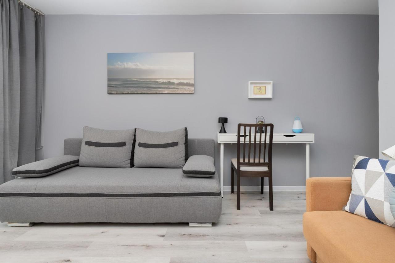 Family Apartment With Balcony In Gdynia By Noclegi Renters Exteriör bild